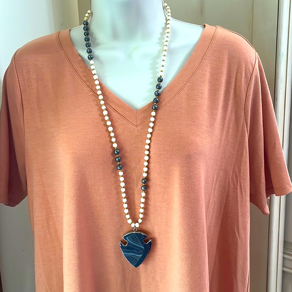 ☀️Betsy Pittard arrowhead necklace. This is a Quality necklace!